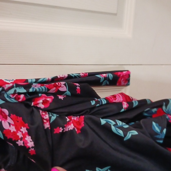 B2Prity one piece monokini halter tummy control swimsuit - XL - black floral - Picture 5 of 11